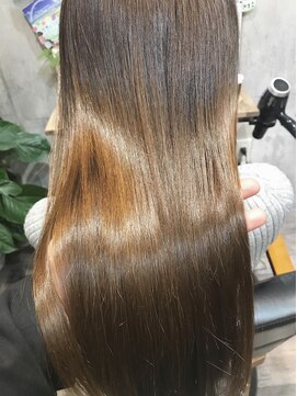 ハグ 横浜(HUG) ナチュラルストレートと最高級トリートメントでツヤツヤに☆