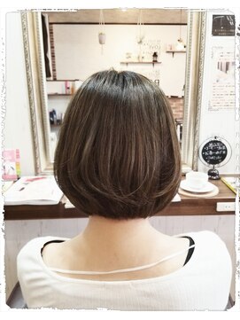 リン ヘアファクトリー アンド アイラッシュサロン(RIN) ナチュラルボブ＋スモーキーベージュカラー