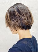 ショートボブ_スリークボブ厚めバングローライト_ba288392