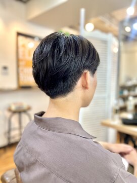 ワン エイティー ディグリース 恵比寿(180°One Eighty Degrees.) 韓国風/毛流れパーマ/センターパート