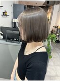 前下がりボブ×ハイトーンベージュ.