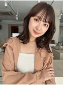 オリーブベージュ 鎖骨ミディアム くびれヘア レイヤーカット