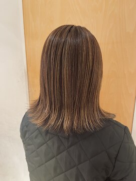 オーガニックエコ 川越(organic+eco) 20代30代大人かっこいいハイライト×外はねボブ