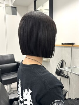 ラフ 新宿(Laff) 切りっぱなしボブミニボブぱつっとボブ暗髪ボブ/新宿/ショート