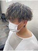 ハイライト　金メッシュ　マッシュ　ツイストスパイラルパーマ