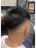 ミリオンバックス 御徒町店(Million Backs)&nbsp;アイロンパーマ×スキンフェード<理容室>[メンズ/眉毛/バーバー]