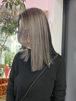 ルーヴェ(LOWE)&nbsp;【natsumi】ハイライトで作るハイトーングレージュ,くすみカラー