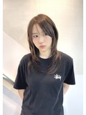 ミディアムレイヤー　内巻きレイヤー　抜け感　透明感カラー