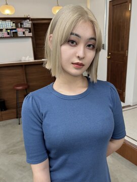 リヴ ウメダ(LIV umeda) ブロンドベージュ/ミルクティーブロンド/ミニボブ/ケアブリーチ