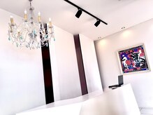 ソウルイーターレベル4(Soul eater Level 4)の雰囲気（白を基調とした明るい店内！メンズのお客様も多数ご来店！）