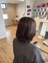 リーク(LEEK) 柔らかくまとまるボブスタイル(白髪染め)