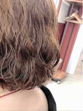 ルーファス 恵比寿 渋谷(Ruufus) 40代大人女性明るめな白髪染めボブ【Ruufus恵比寿渋谷】31517