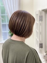 ティーズヘアイナガキイヴピアジェ&nbsp;立体ハイライト＿ベージュ＿丸みのある＿ボブスタイル