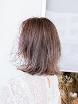 デビュー ヘアーメイク&nbsp;外ハネボブ　ハイライトカラー