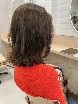 メレ 仙台(Mele) 外ハネボブ/くびれヘア/ミディアムレイヤー/シアーベージュ