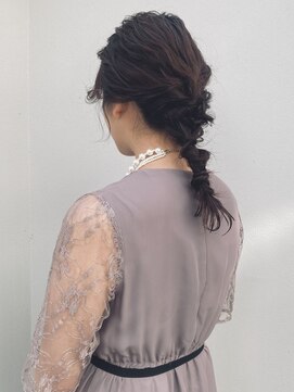シアン(SYAN) 編みおろしお呼ばれヘアセット【shiho】