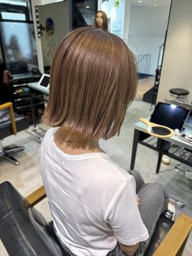 トレス(TRESS) 外ハネボブ　レイヤーボブ　切りっぱなし　シアーカラー