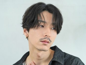 バイフィフス 原宿/表参道(by fifth)の写真/《センターパートのパーマデザイン》毛先の流れまで重視したパーマで、細かなニュアンスまで再現◎[原宿]