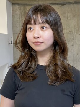 ハーフアンドハーフ(HALF and HALF) ローレイヤー/レイヤーカット/顔周りカット