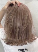ミルクティーベージュ×レイヤー外ハネボブ