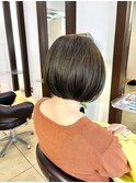 ボブ#くびれ#前下がり#オリーブベージュ#アッシュグレー#耳かけ