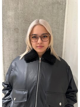 モニカ(MONIQA) ホワイトベージュ