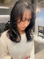 卵型ホワイトグレージュミニウルフデジタルパーマチェリーブラウ
