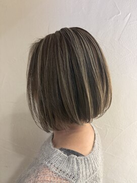 クレア 茅ヶ崎(CREA) 白髪ぼかしハイライト/コントラスト/ハイライト切りっぱなしボブ