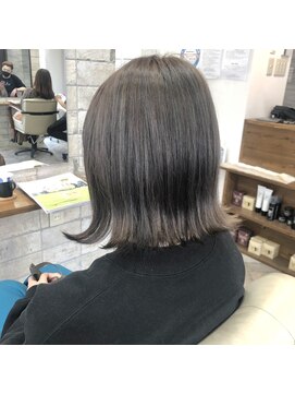 ヘアーアンドネイル ジェダイ(Hair&nails JEDI) 肩上切りっぱなし外ハネボブ/アッシュグレイ/チャコールグレイ