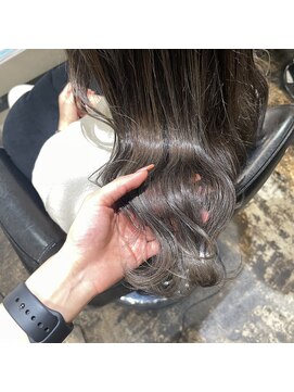 ニール(Neale.) グレージュ