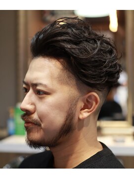 バーバーショップ スバル(BARBERSHOP SUBARU) <理容室><バーバー>オールバックフェードニュアンスパーマ