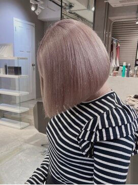 ベレーザシェルト(Beleza scelto) 904外国人風カラーバニラベージュセンター分けボブエギュモリ