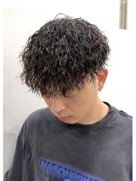 リヴ オオサカ(LIV OSAKA) ツイストスパイラルパーマ　マッシュ　刈り上げ　ツイスパ