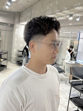 ラック(LUCK) ダークアッシュ/アッシュブラック/カルマパーマ/ベリーショート