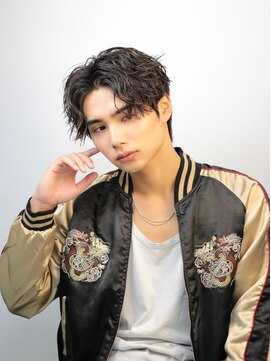 ブラック 渋谷 2nd(BLUCK) センターパートツイストスパイラルパーマ刈り上げツイストパーマ