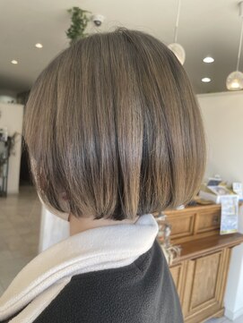 ルヴェール 茜部店(Le Vert) アンブレラカラー×丸みボブ