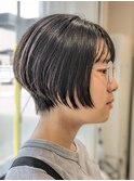 黒髪の前下がりショート！