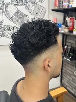 清潔感&爽やかさを兼ね備えたスタイルに！再現性の高いカットで、毎日のスタイリングが簡単にキマる。