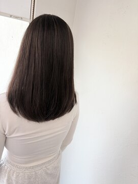 ガルボヘアー 桟橋店(garbo hair) ハイライトカラー グレー ナチュラル  筋感