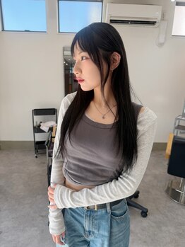 髪質改善TR併用で思わず触れたくなる美髪に！毛先まで潤う艶ストレートが実現◇レイヤーとの相性も良し！