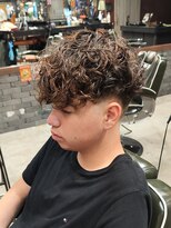 フォーコーナーズカットショップスリーセント 栄(FourCornersCutShop 3/cent) スペインカール/フェードカット/スパイラルパーマ