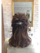 イムア(imua)&nbsp;ハーフアップアレンジ