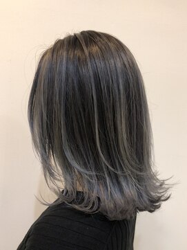 ケリーズグリーン(Kelly's Green) コントラストグレージュ