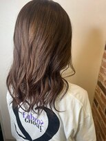 ジウ 上通り(JIU)&nbsp;ナチュラル黒髪暗髪ブラウン毛先ゆるふわこなれ感セミロング