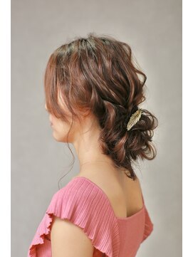 ベルトオブヴィーナス(Belt of venus) カジュアルからパーティーまで☆ゆるふわルーズシニヨンアレンジ