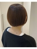 ぱつっとボブスタイル