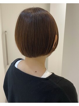 ロズ ぱつっとボブスタイル