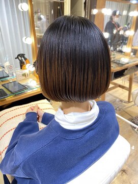 ネオリーブ チロル 横浜西口店(Neolive CiroL.) まとまる艶髪ストレート 縮毛矯正 ミニボブ