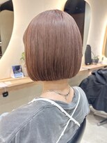 ヒビヲ(HIBIO) ショートボブハイトーンブリーチカラーミルクティーベージュ横浜