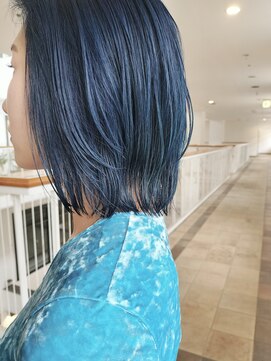 ビュートリアム 神戸(BEAUTRIUM) ネイビーブルー外ハネボブ/ショートボブ/ショートヘア/20代/30代